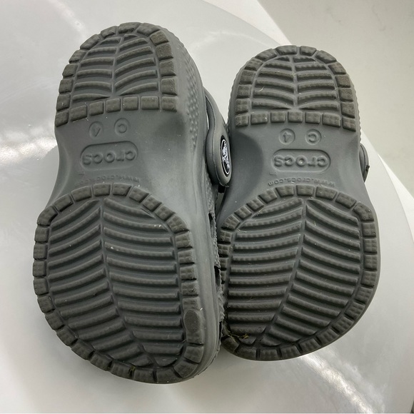 Vans and Croc Toddler shoe lot of three size 4 & 6 - Picture 4 of 13